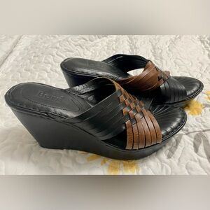 BJORN Women’s Black & Brown Woven Slide Wedge